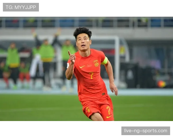 武磊今天又穿那双破运动鞋出门了？网友都看傻了！